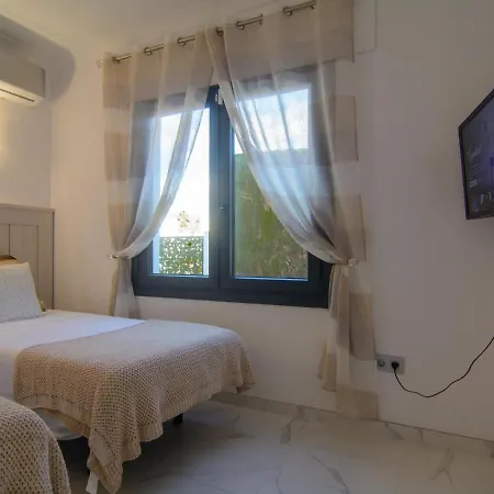 Las Chapas Playa Refurbished Beach Holiday home *