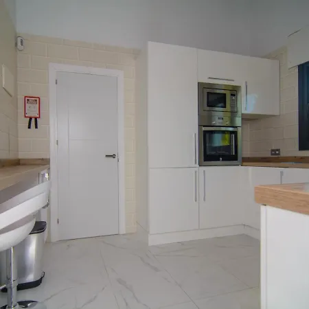 Las Chapas Playa Refurbished Beach Holiday home