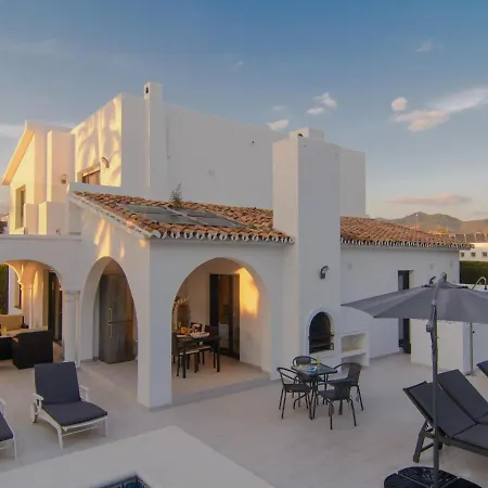 Las Chapas Playa Refurbished Beach Holiday home